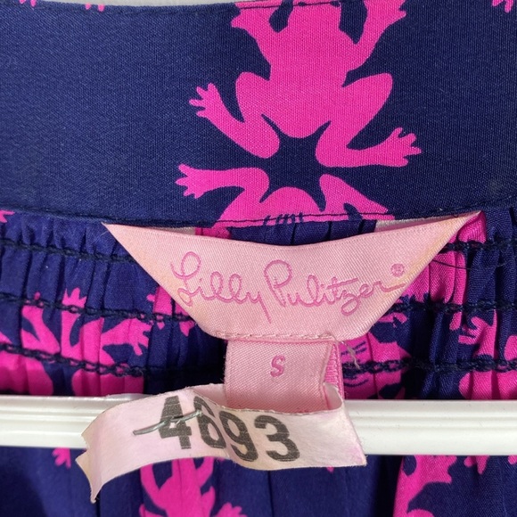 Lilly Pulitzer Silk Elsa Top in Get Hoppy Print navy with pink frogs small - Picture 3 of 11